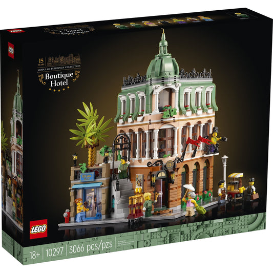 LEGO Icons (Creator Expert) 10297 - Hotel Boutique - cutie fata
