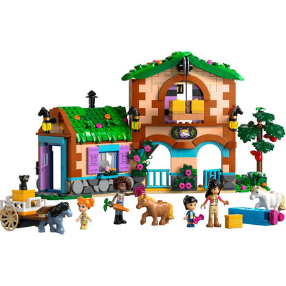 LEGO Friends 42654 - Fermă și grajd pentru ponei